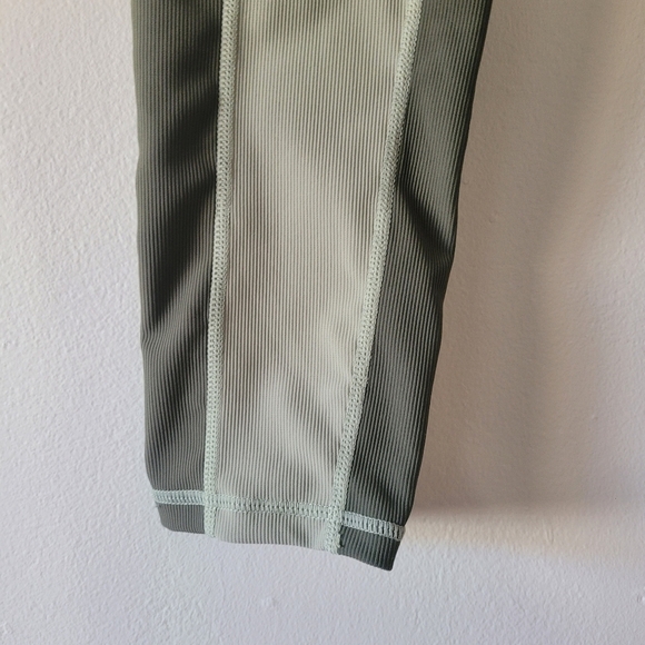 Wilo Anthropologie Ribbed Colorblock Two Tone Sage Green Leggings Medium - Picture 4 of 10